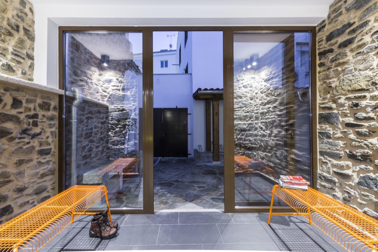 Albergue O Candil Melide Exterior photo